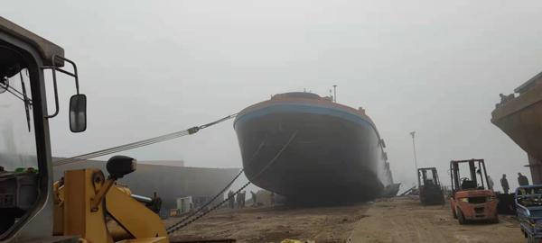 恭喜李老板船只下河，船號(hào)（四航258）